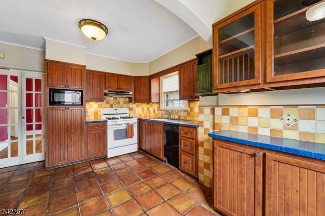 122 Holland Rd, South Orange Village Twp., NJ 07079