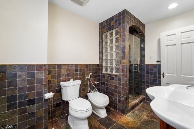 122 Holland Rd, South Orange Village Twp., NJ 07079