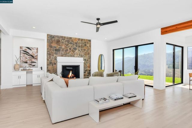 420 Leon Ct, Clayton, CA 94517