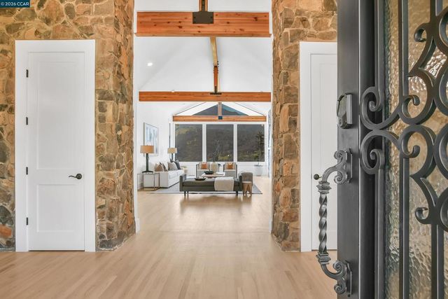 420 Leon Ct, Clayton, CA 94517