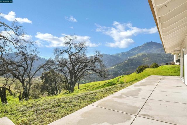 420 Leon Ct, Clayton, CA 94517