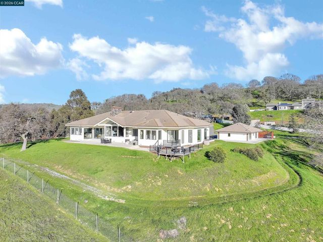 420 Leon Ct, Clayton, CA 94517