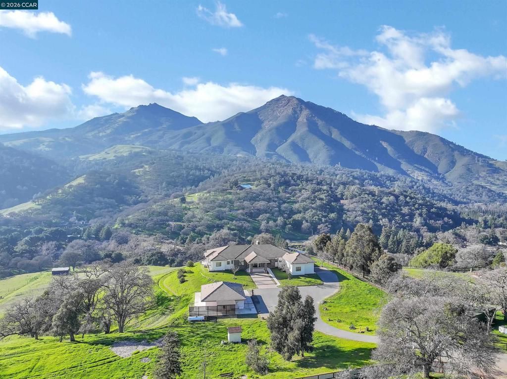 420 Leon Ct, Clayton, CA 94517