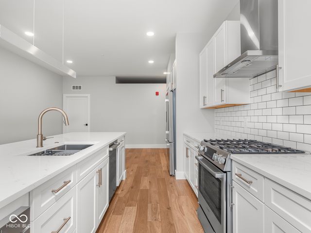 319 E 16th Street 402, Indianapolis, IN 46202