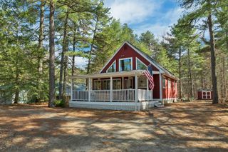 206 East Chocorua River Drive, Tamworth, NH 03886