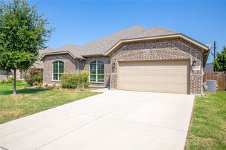 637 Peach Lane, Burleson, TX 76028