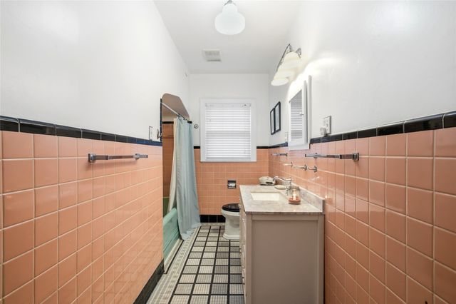 815 W Woodard Street, Denison, TX 75020
