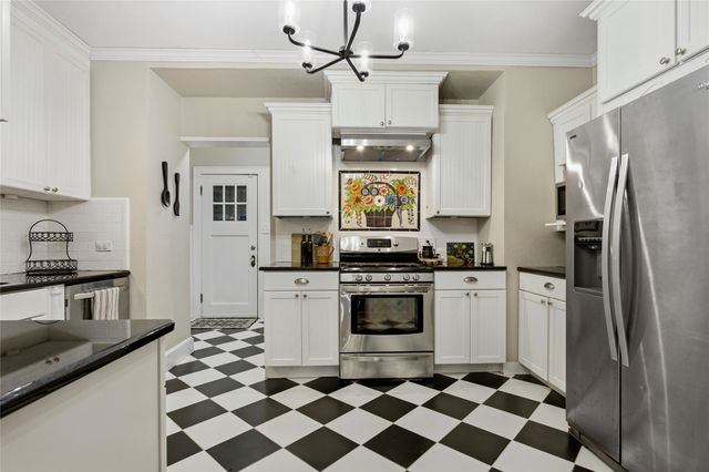 815 W Woodard Street, Denison, TX 75020