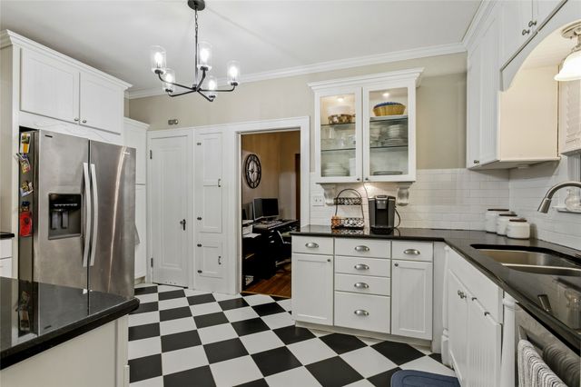 815 W Woodard Street, Denison, TX 75020