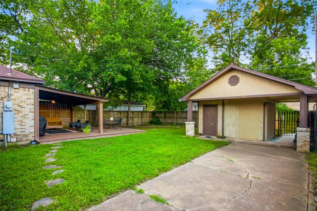 815 W Woodard Street, Denison, TX 75020