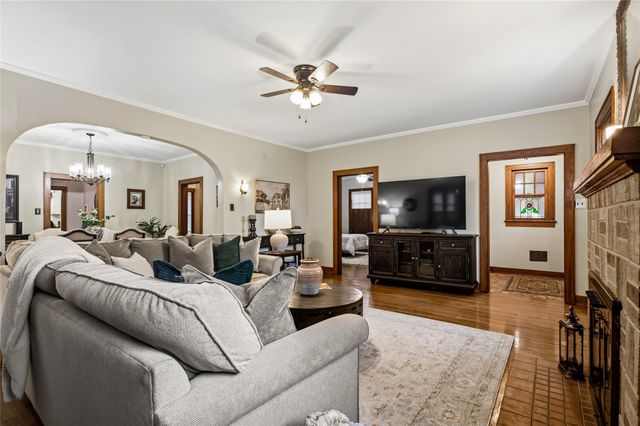 815 W Woodard Street, Denison, TX 75020