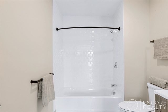 375 Cummins Hwy 501, Boston, MA 02131