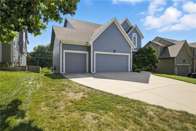 5825 Millbrook Street, Shawnee, KS 66218