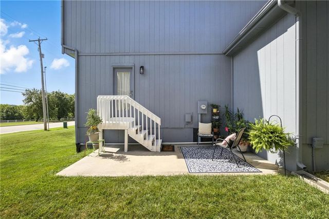 5825 Millbrook Street, Shawnee, KS 66218
