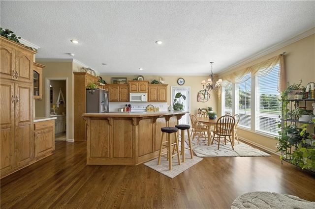 5825 Millbrook Street, Shawnee, KS 66218