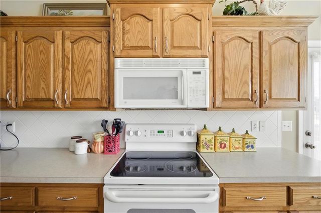 5825 Millbrook Street, Shawnee, KS 66218