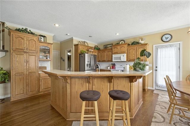 5825 Millbrook Street, Shawnee, KS 66218