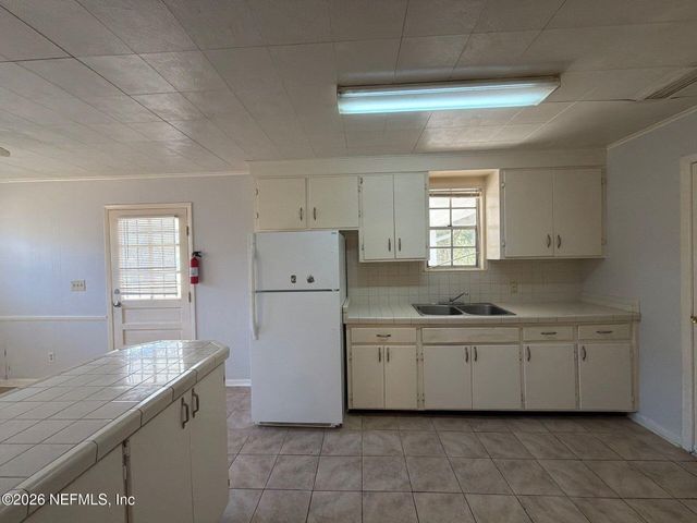 10640 ARNEZ Road, Jacksonville, FL 32218