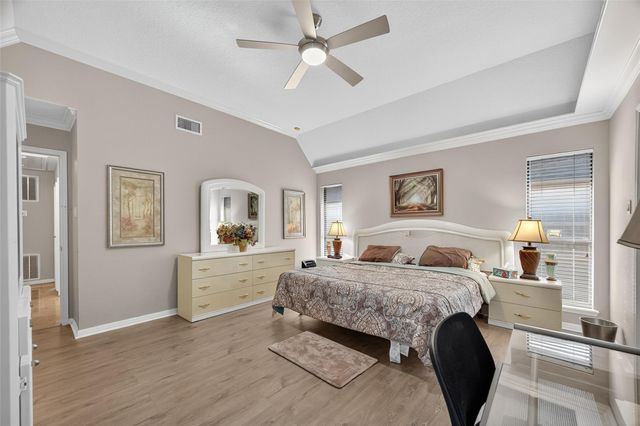 1215 Avenue E, South Houston, TX 77587
