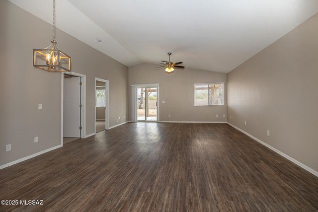 13242 N Lost Artifact Lane, Oro Valley, AZ 85755