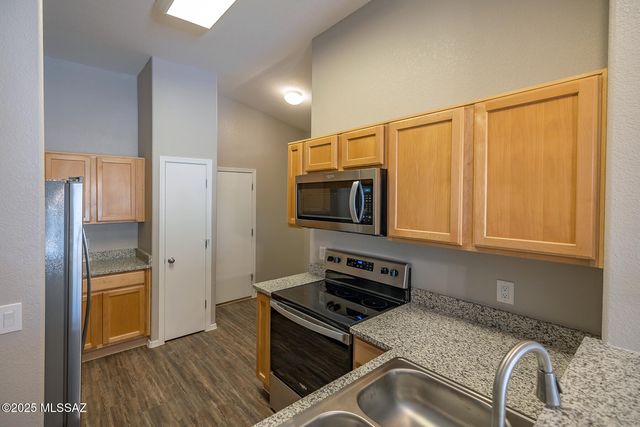 13242 N Lost Artifact Lane, Oro Valley, AZ 85755