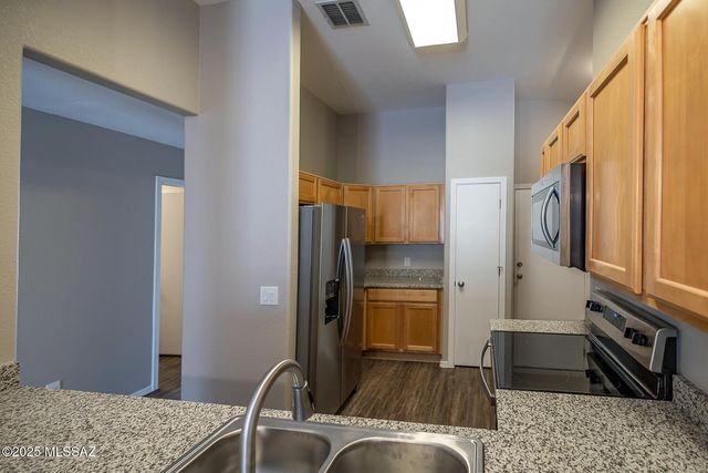 13242 N Lost Artifact Lane, Oro Valley, AZ 85755