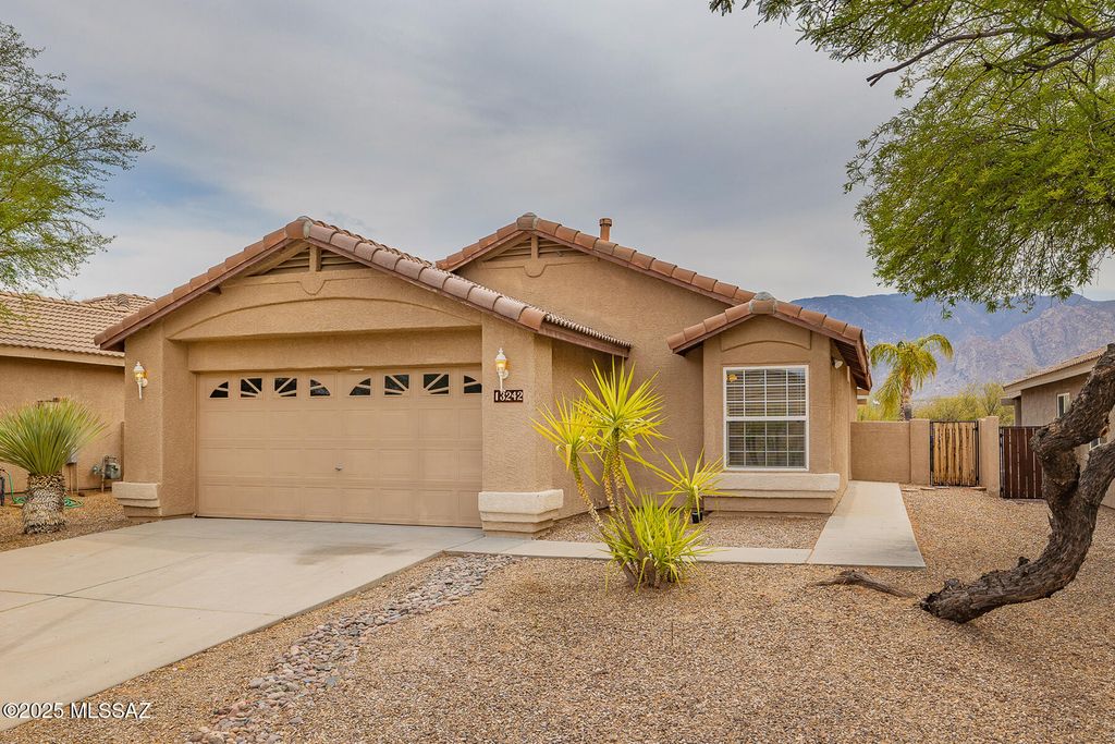 13242 N Lost Artifact Lane, Oro Valley, AZ 85755