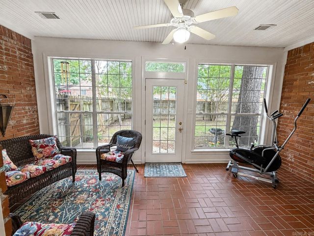 205 Country Club Parkway, Maumelle, AR 72113