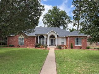205 Country Club Parkway, Maumelle, AR 72113