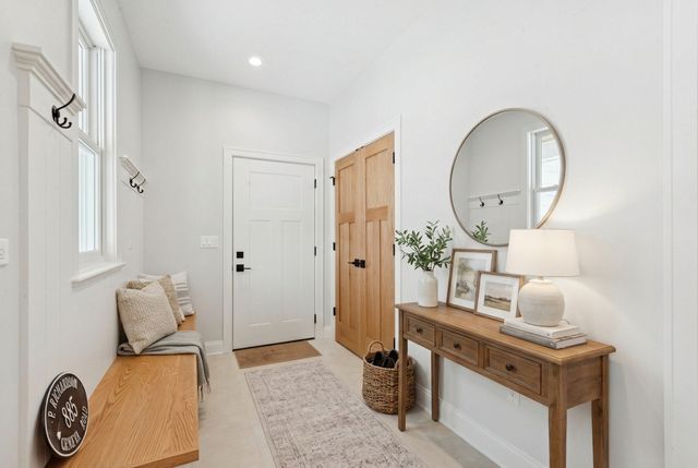 885 Geneva Road, St. Charles, IL 60174