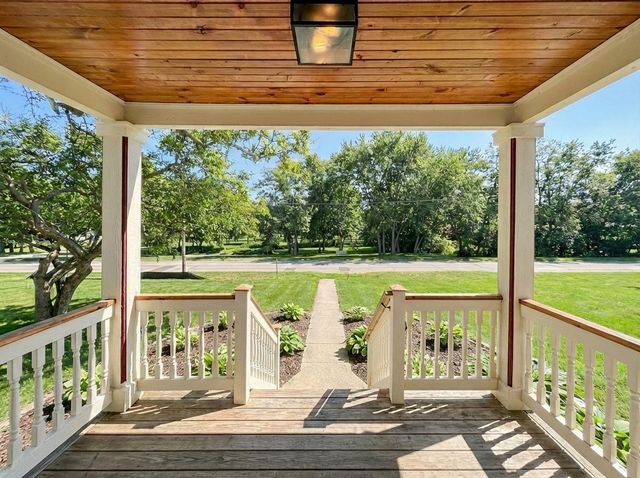 885 Geneva Road, St. Charles, IL 60174