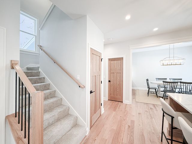 885 Geneva Road, St. Charles, IL 60174