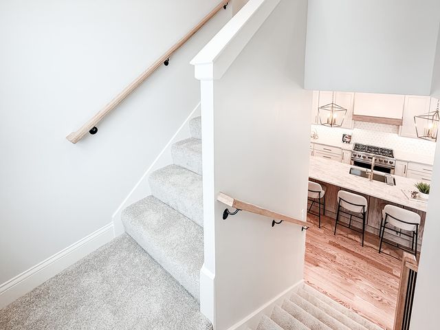 885 Geneva Road, St. Charles, IL 60174