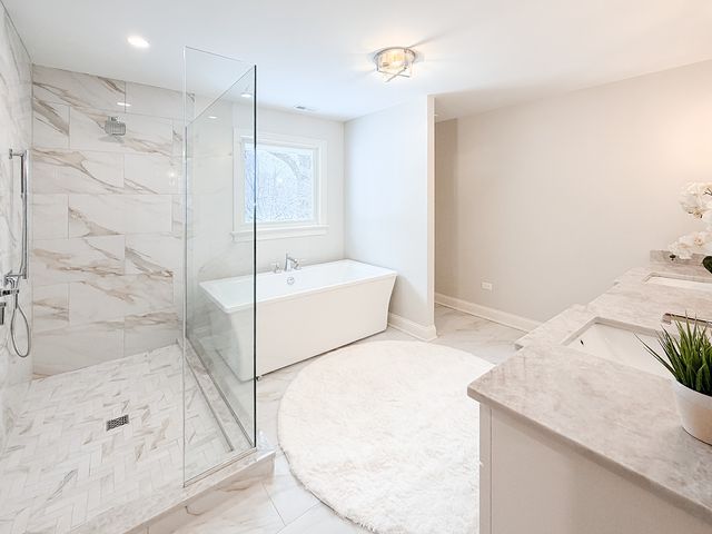 885 Geneva Road, St. Charles, IL 60174