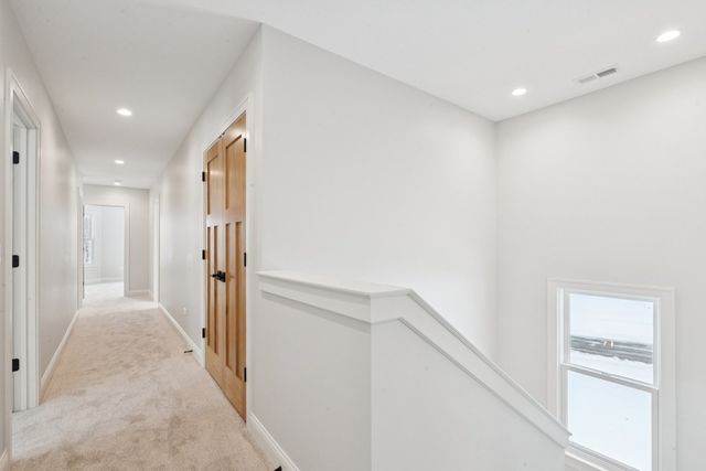 885 Geneva Road, St. Charles, IL 60174