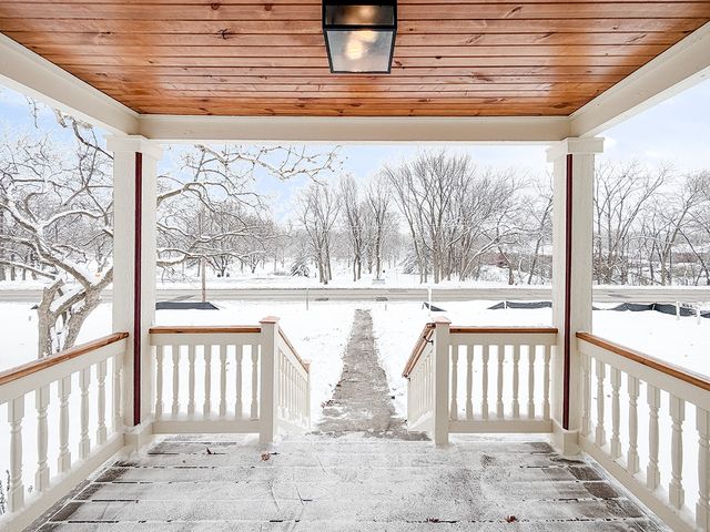 885 Geneva Road, St. Charles, IL 60174