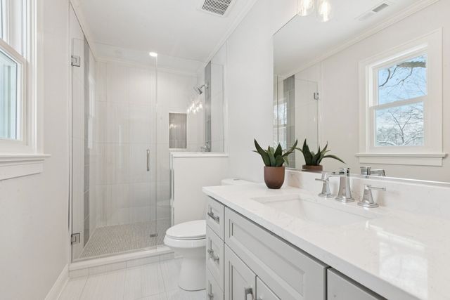 885 Geneva Road, St. Charles, IL 60174