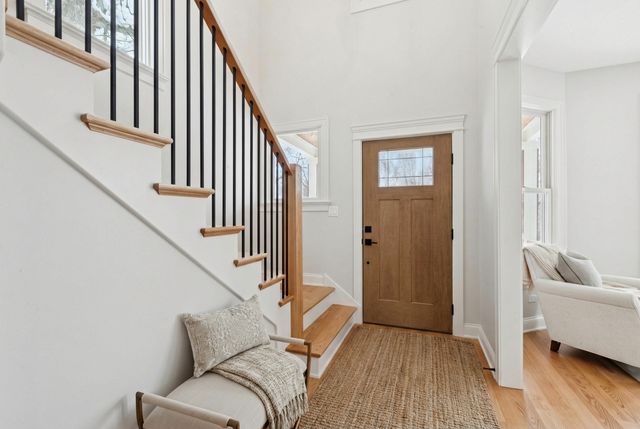 885 Geneva Road, St. Charles, IL 60174