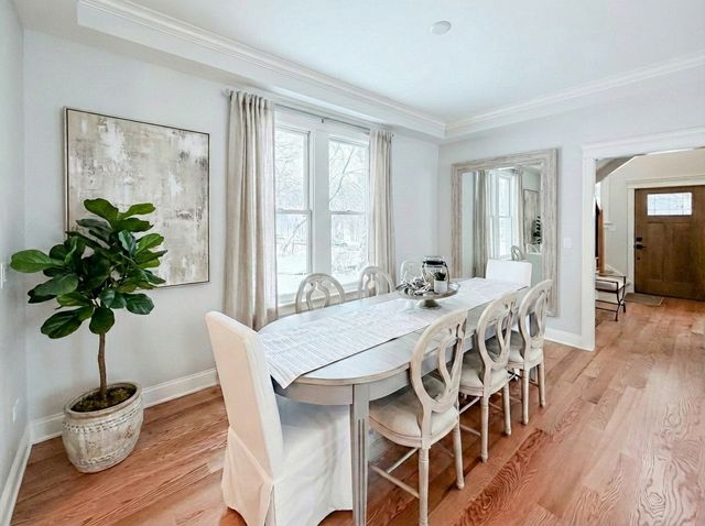 885 Geneva Road, St. Charles, IL 60174