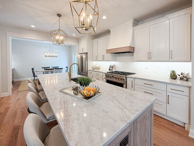 885 Geneva Road, St. Charles, IL 60174