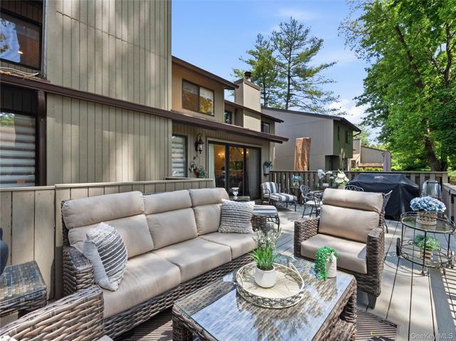 227 Hamlet Drive, Jericho, NY 11753