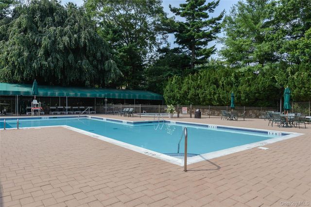 227 Hamlet Drive, Jericho, NY 11753