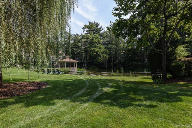 227 Hamlet Drive, Jericho, NY 11753