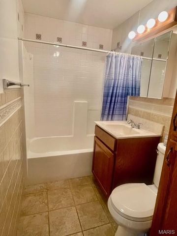 4620 N Alby Road, Godfrey, IL 62035