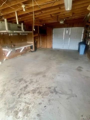 4620 N Alby Road, Godfrey, IL 62035