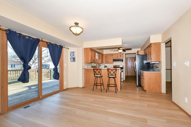 W176S8429 Clearbrook DRIVE, Muskego, WI 53150