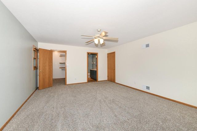 W176S8429 Clearbrook DRIVE, Muskego, WI 53150