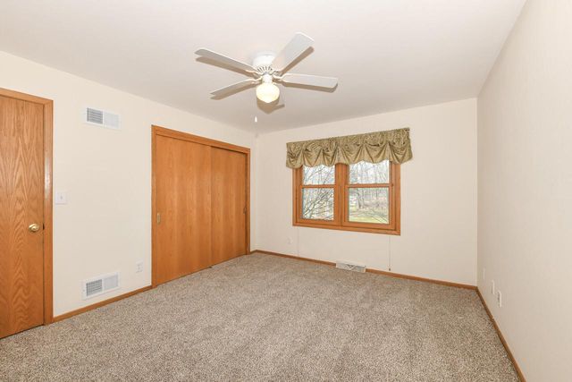 W176S8429 Clearbrook DRIVE, Muskego, WI 53150