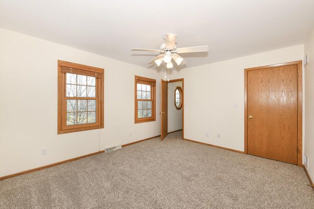 W176S8429 Clearbrook DRIVE, Muskego, WI 53150