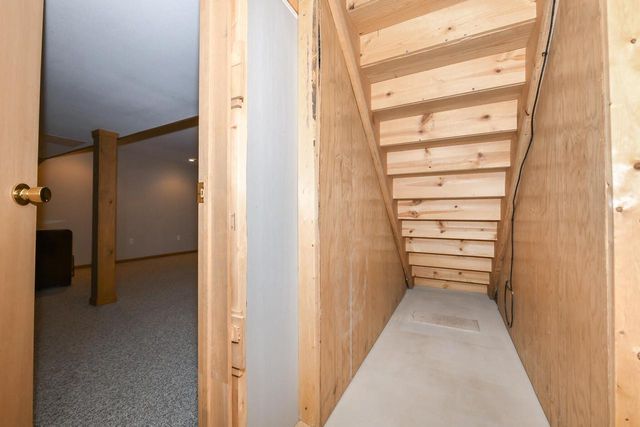 W176S8429 Clearbrook DRIVE, Muskego, WI 53150